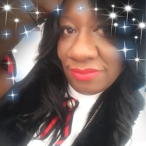 Meet your Posher, Cassandra